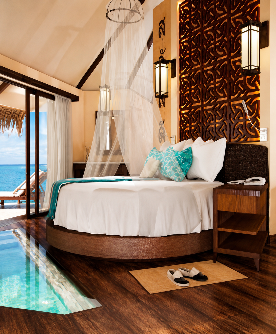 Palafitos Maroma — circular bed with glass floor